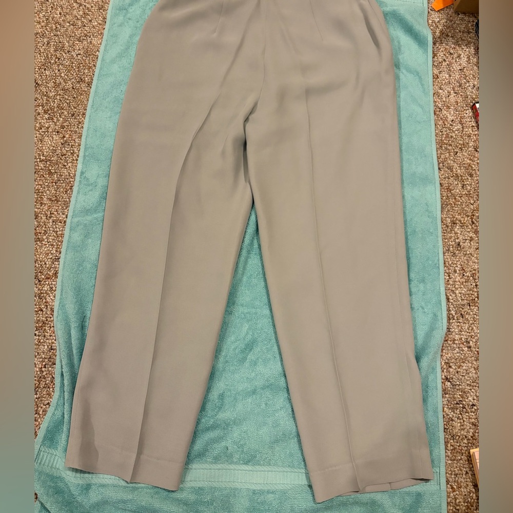 Elegant Women's Gray Trousers